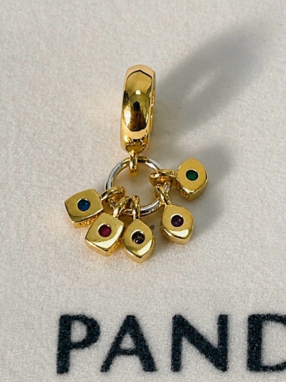 Pandora Marvel The Avengers Infinity Stones Dangle Charm - Picture 7 of 7